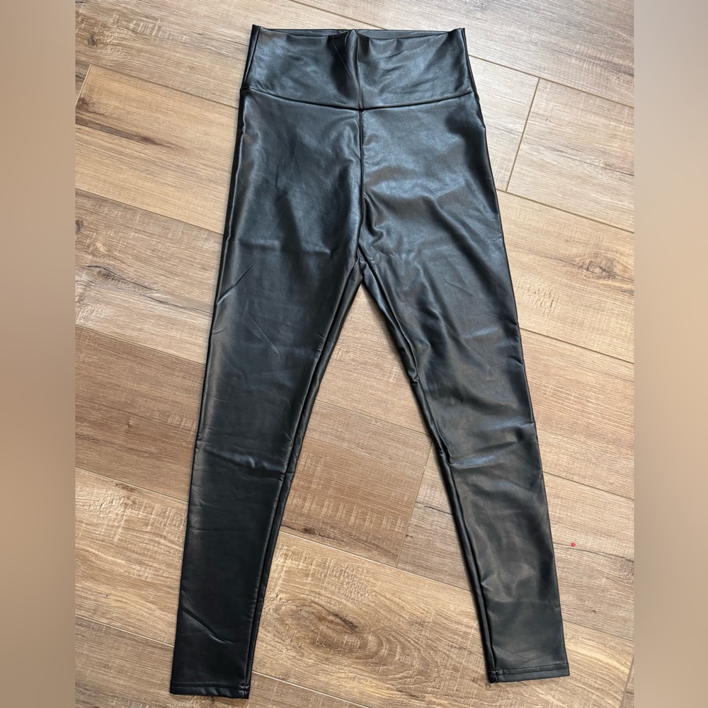 NWT Tagoo Women's Stretchy Faux Leather Legging Pants High-Waisted Size x Small